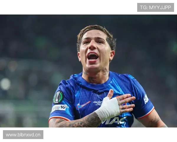 恩佐·费尔南德斯赛后戴着钻表去买菜，这生活差距我心态要崩