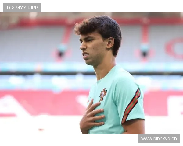 菲利克斯训练完顺手买了块表，够我交十年房租